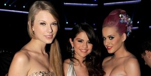 2011 American Music Awards - Backstage And Audience