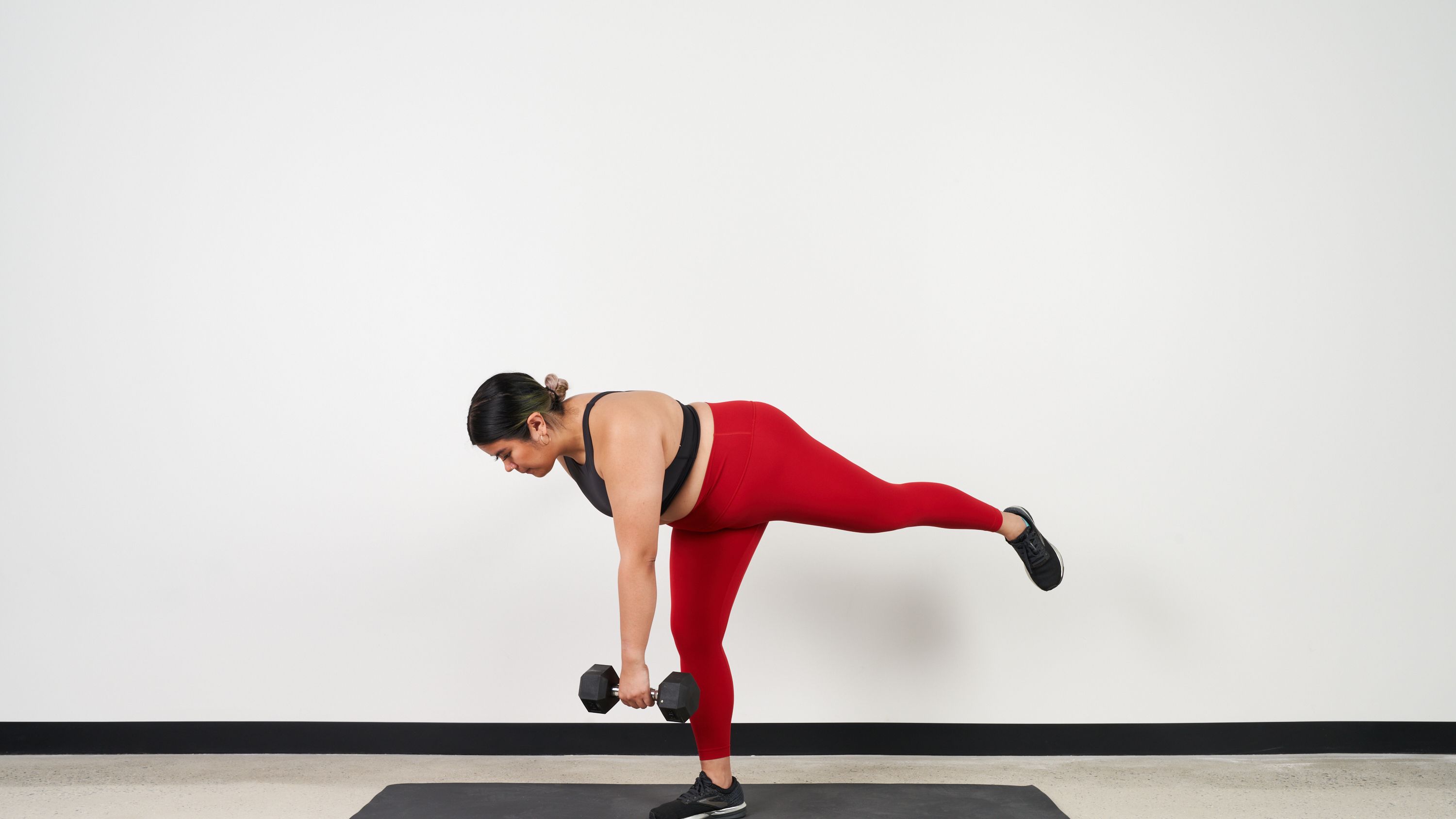This Beginner Legs Workout Will Fire Up Your Butt, Quads, and Hamstrings