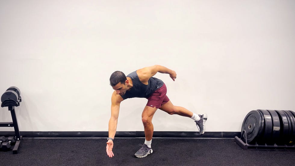 full body 10 minute workout, single leg deadlift with rotation