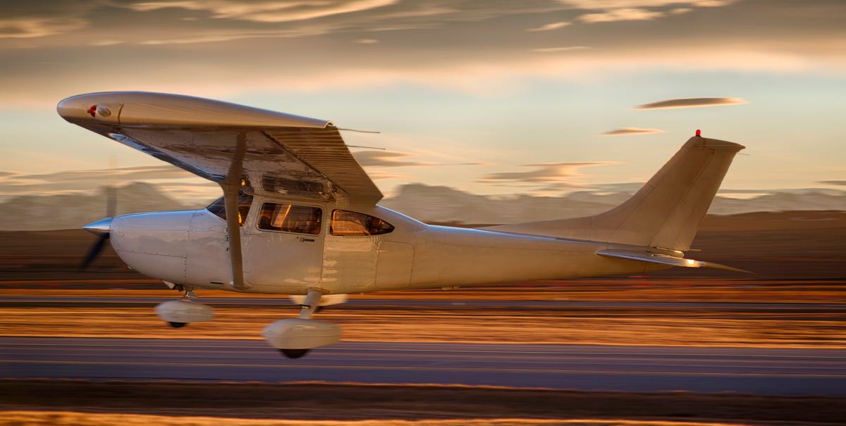 Learn How to Fly a Plane the Affordable Way