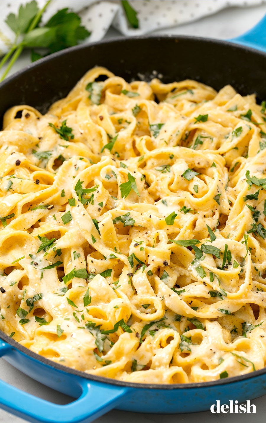 Dish, Food, Cuisine, Ingredient, Fettuccine alfredo, Fettuccine, Italian food, Comfort food, Tuna casserole, Staple food, 