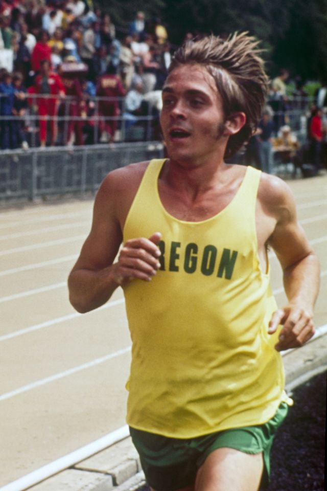 steve prefontaine running in a yellow and green oregon singlet in the 5000 meter race at the olympic trials