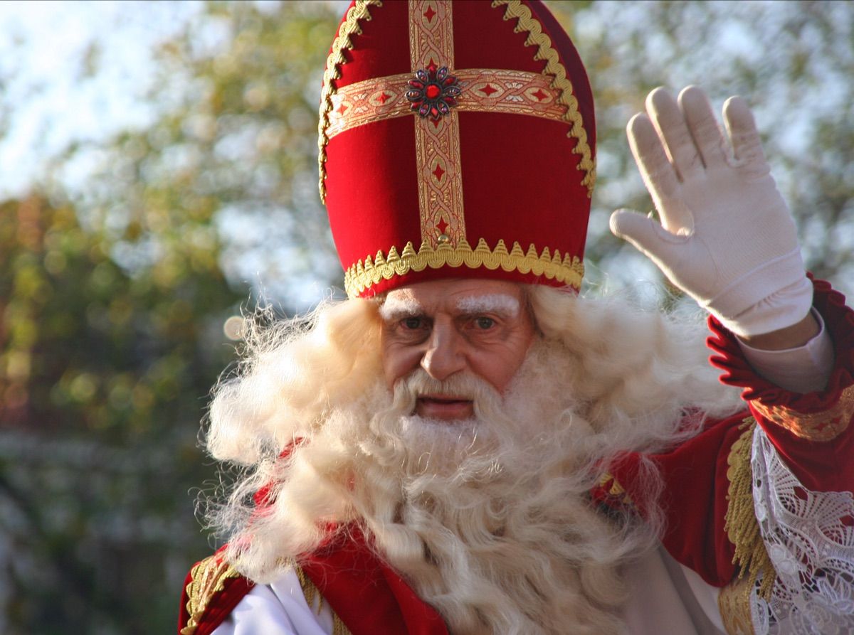 Kritiek zwanger huiswerk maken Wie was de echte Sinterklaas?