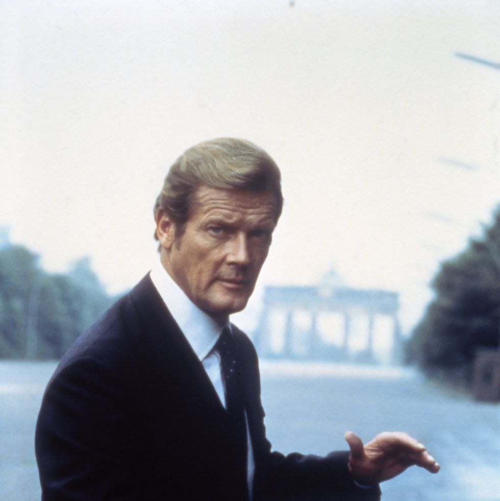sir roger moore ﻿on the set of octopussy