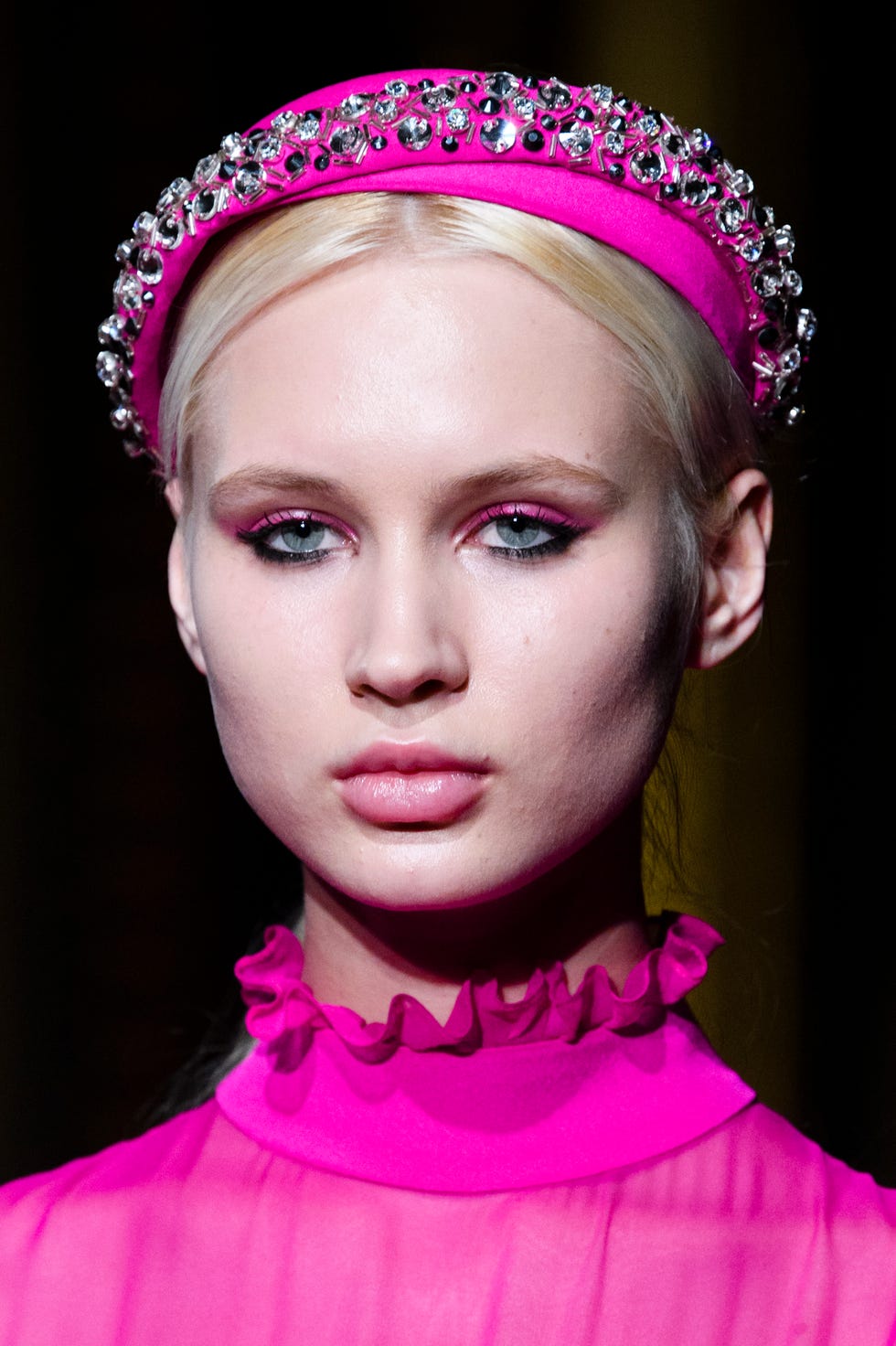 Hair, Headpiece, Face, Hair accessory, Fashion, Eyebrow, Beauty, Pink, Forehead, Chin, 
