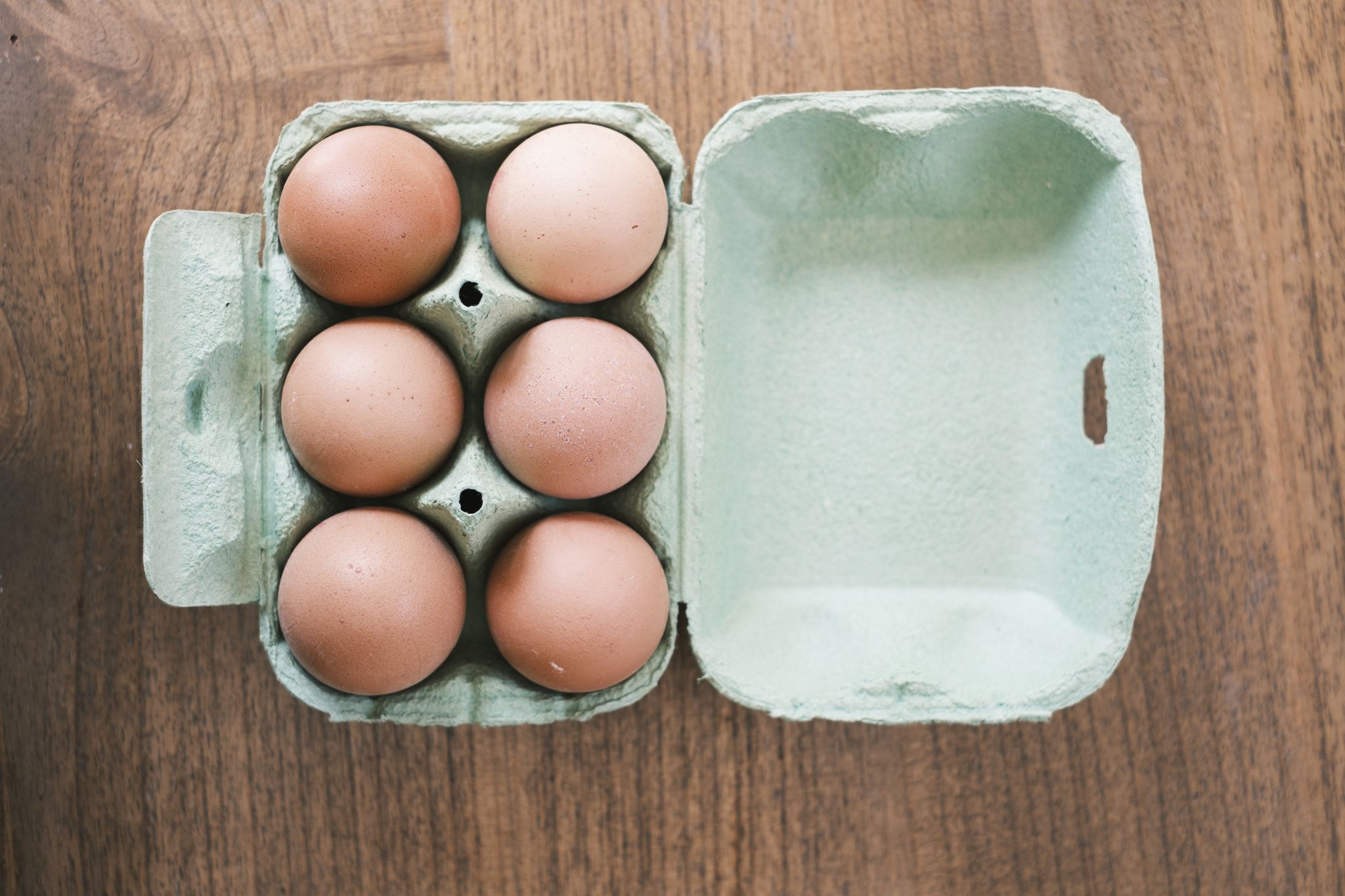 Dónde los huevos en casa: ¿dentro o fuera de la nevera?
