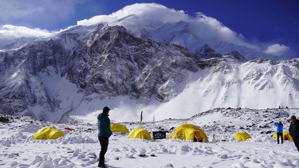 Vanuit zijn basiskamp nam Nims eerder deze maand de top van de Annapurna in ogenschouw Nadat hij de zes Nepalese achtduizenders op zijn lijstje had afgewerkt richtte hij zich op de K2 en de Nanga Parbat in Pakistan respectievelijk de op n na hoogste en op acht na hoogste berg ter wereld