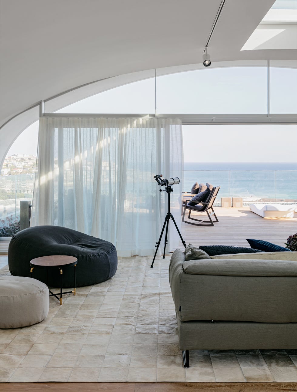 Vivienda en tonos claros en Bondi Beach de Richards Stanisich vivienda en tonos claros en bondi beach de richards stanisich