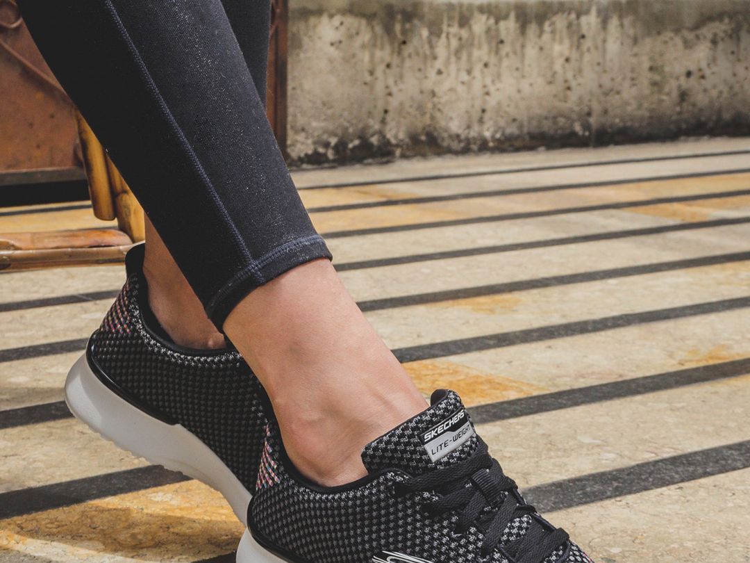 Llevate a casa las mejores zapatillas Skechers de mujer para caminar todos  los dias