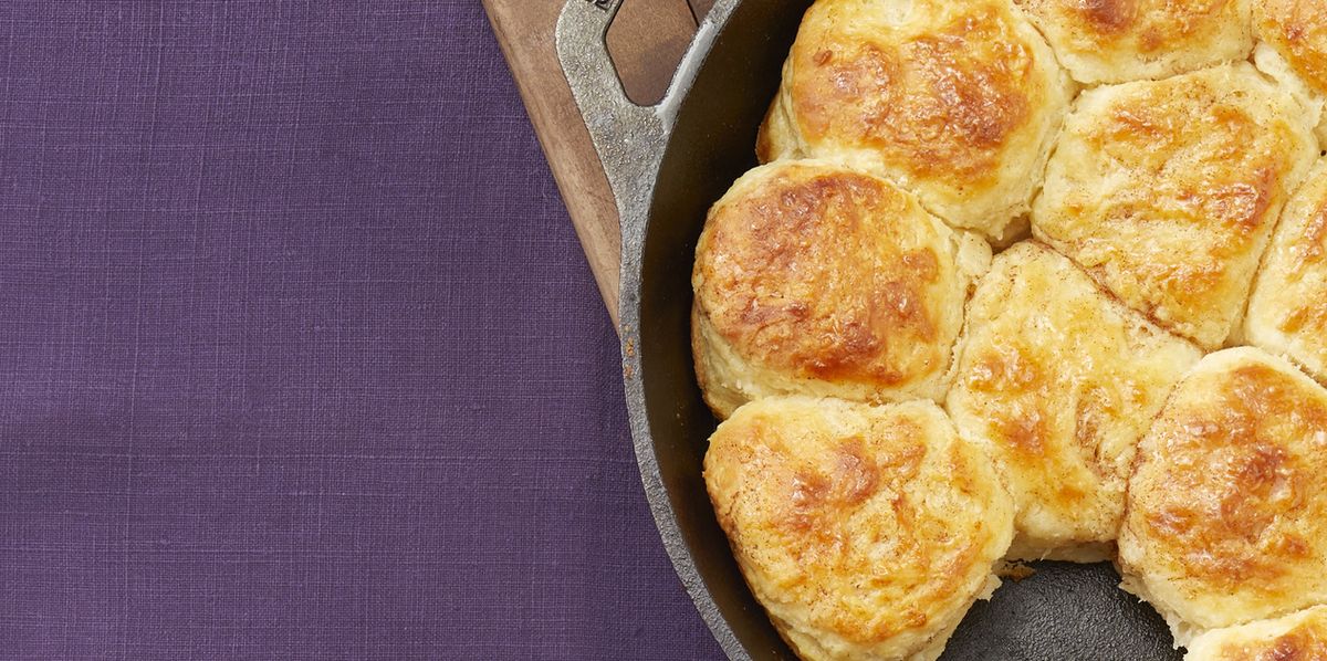 https://hips.hearstapps.com/hmg-prod/images/skillet-biscuits-with-cinnamon-honey-butter-1606251939.jpg?crop=0.452xw:0.353xh;0.457xw,0.123xh&resize=1200:*