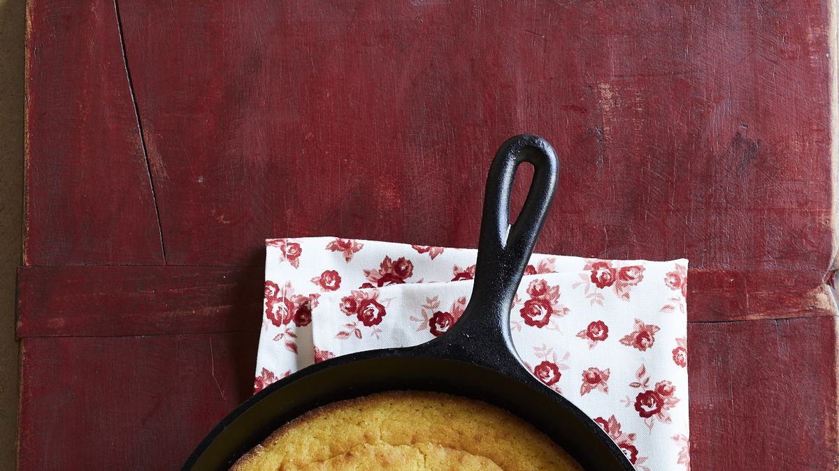 Cast Iron Scone Pan / Cornbread Pan for 8 Wedge Shaped Bakes