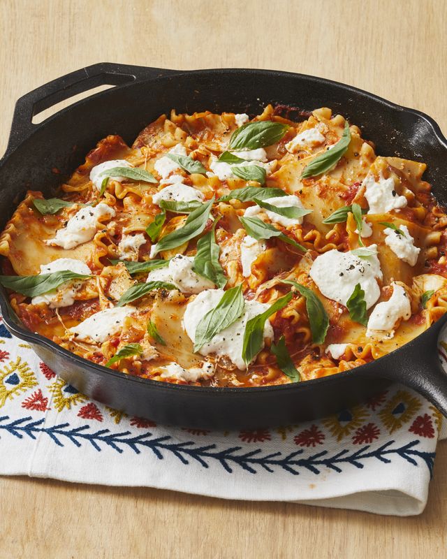 Best Skillet Lasagna Recipe - How to Make Skillet Lasagna