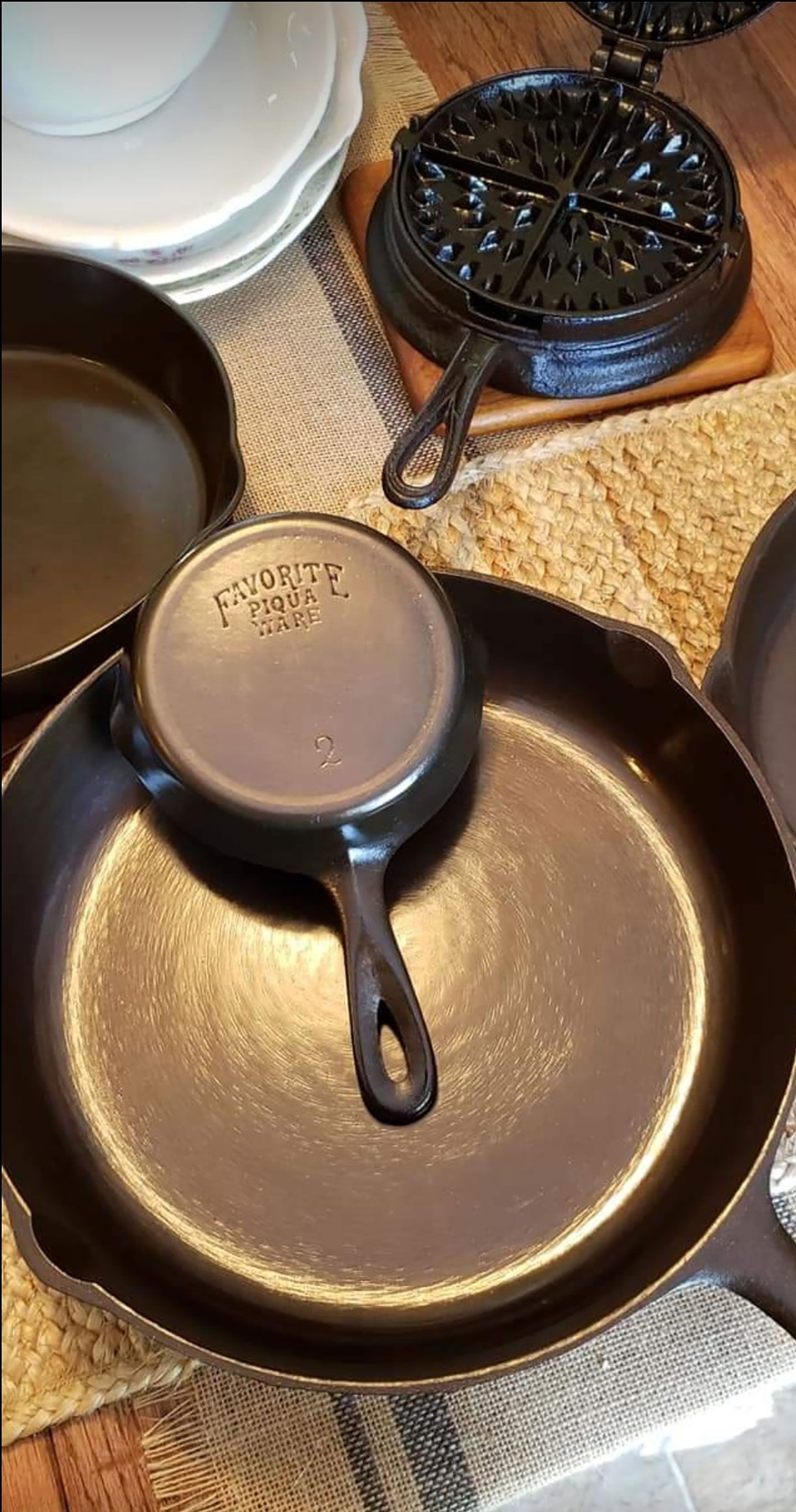 Griswold Cast Iron Skillets Simple Identification Guide.