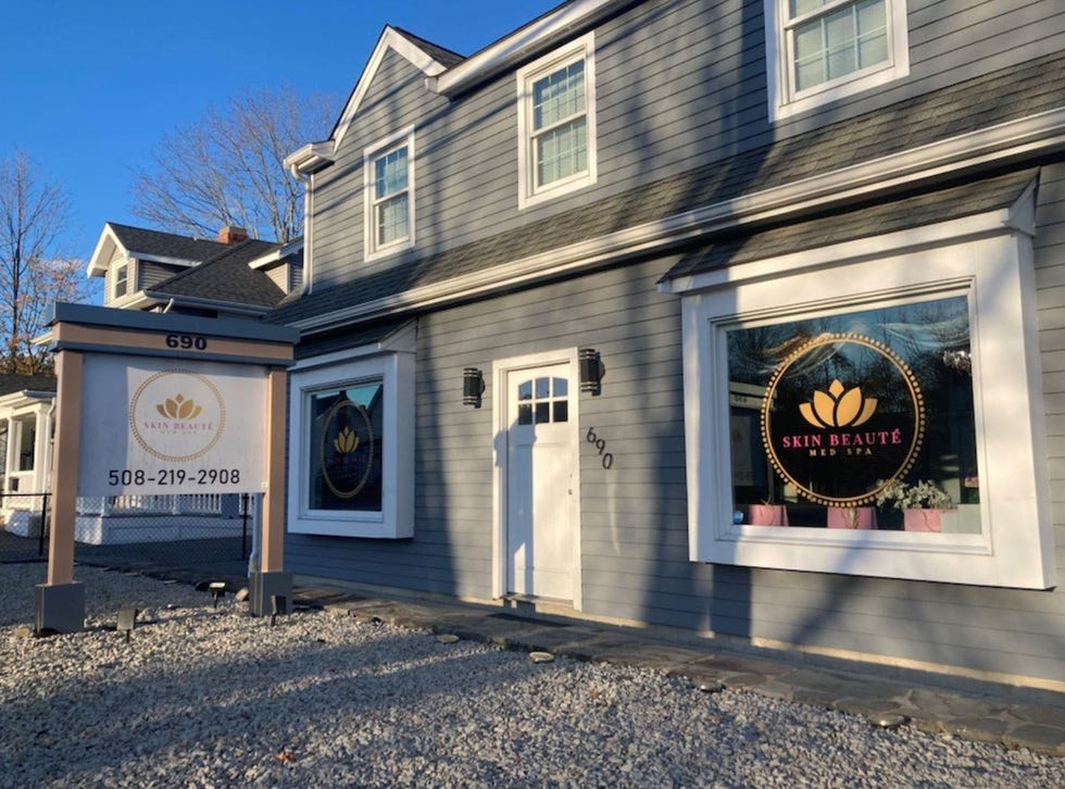 Il proprietario di questa spa di Easton è stato arrestato e accusato di aver iniettato ai clienti del botox contraffatto, hanno dichiarato i procuratori federali venerdì 1 novembre 2024.
