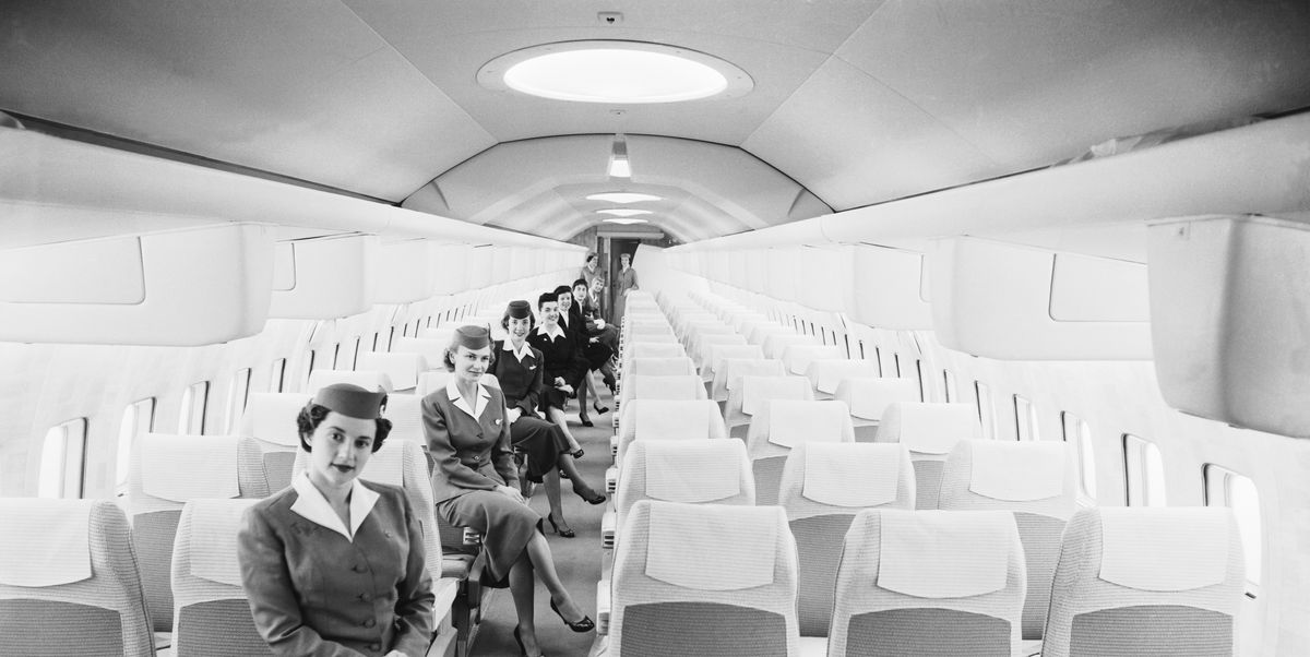 Первые пассажиры самолета. Ту-104 пассажирский самолёт салон. Салон самолета. Первые пассажирские самолеты салон. Салон самолета в 60 годы.