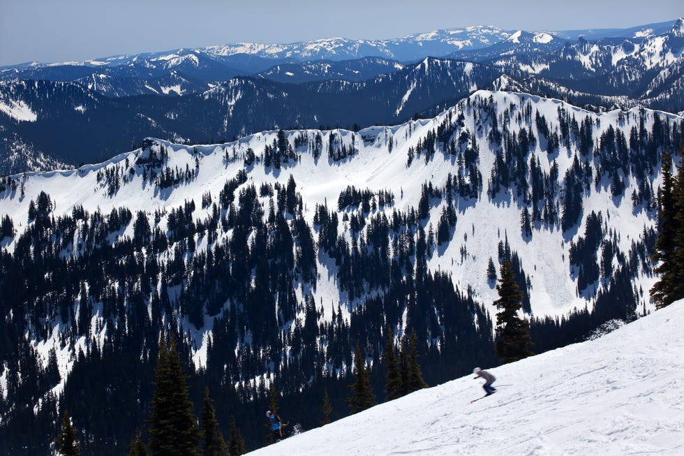 sking snow ridges crystal mountain washington state