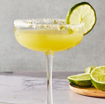 skinny margaritas with lime