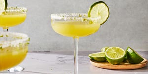 skinny margaritas with lime