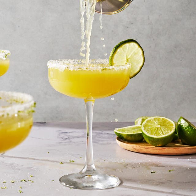skinny margaritas with lime