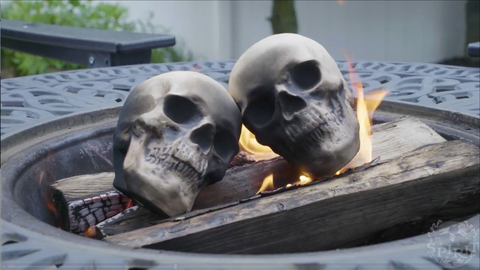 skull logs halloween