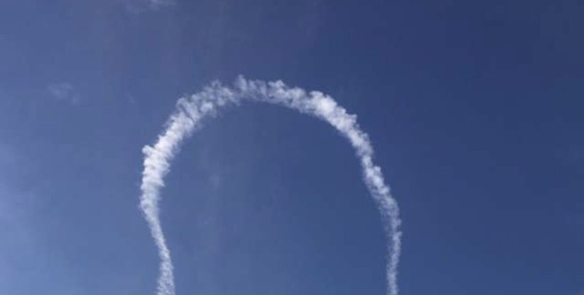 Navy Pilot Draws Giant Dong in the Sky