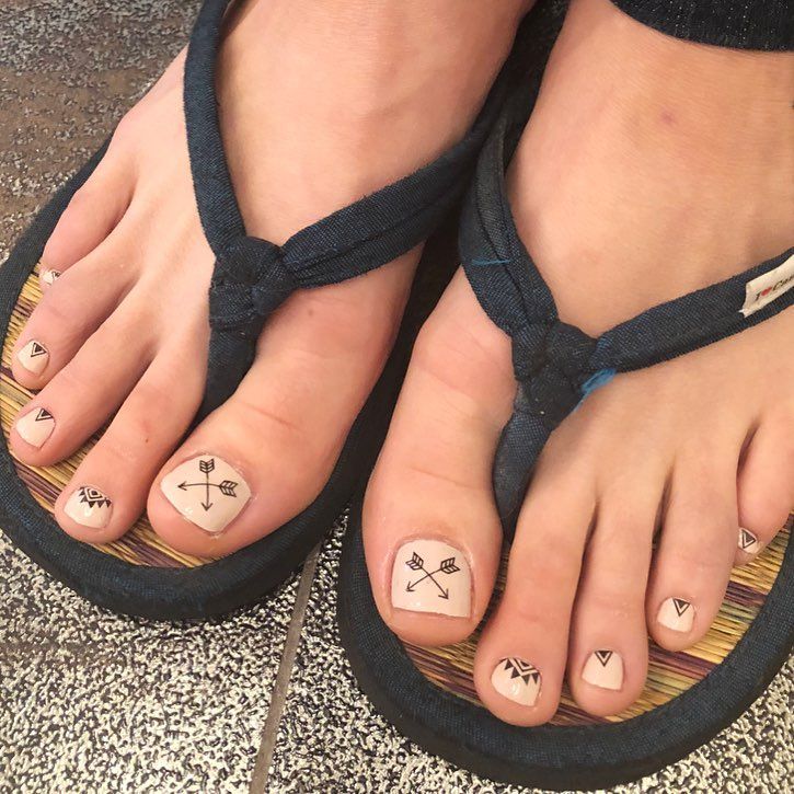 Did some nail art on my toes I think it came out cool : r/NailArt