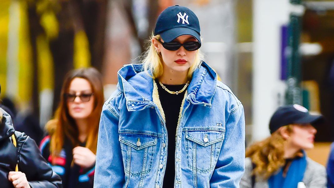Gigi Hadid Updated Her Timeless Denim Jacket With the Tiny Bag She Can ...