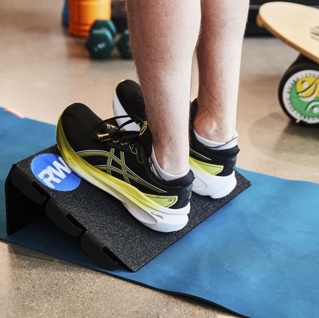 Slant Board for Calf Stretching, Adjustable 8 Level Non-Slip Balance  Board,Under Desk Footrest with Massage,Office Foot Rest for Under Desk at
