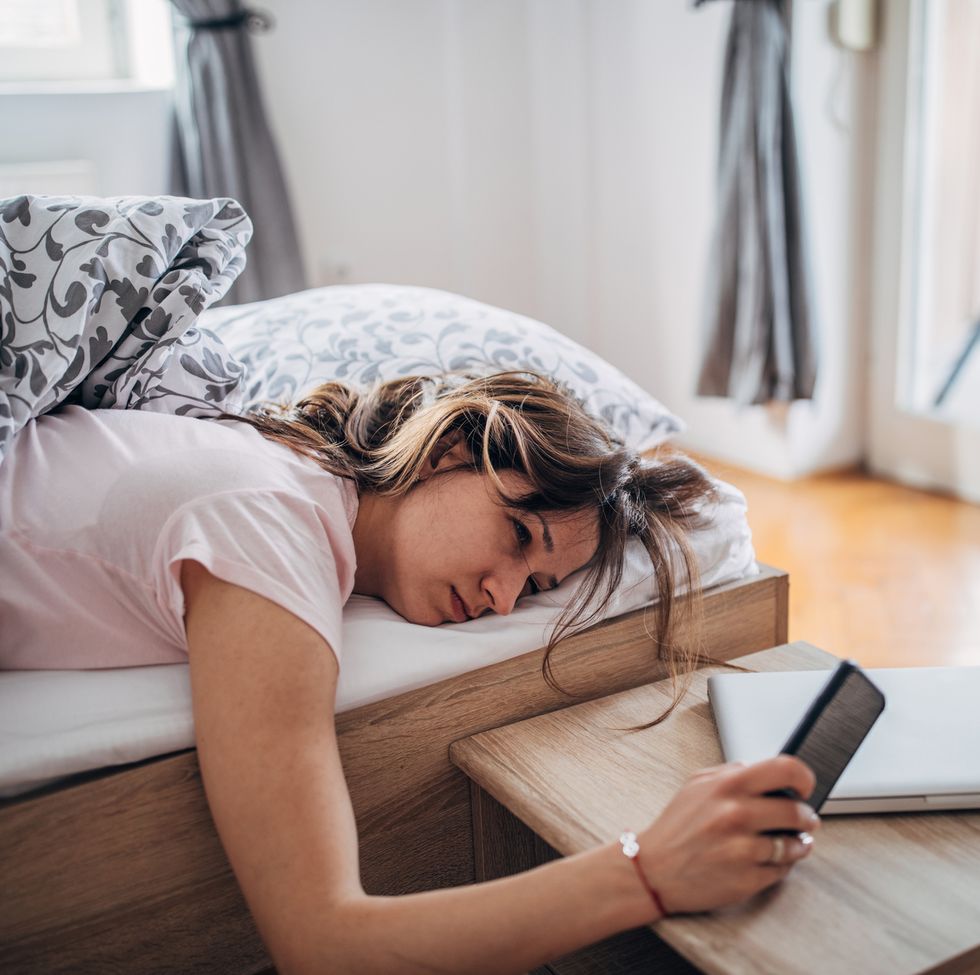 10個睡眠錯誤習慣「睡前激烈運動、不定期熬夜」假日睡再多，也補不回來