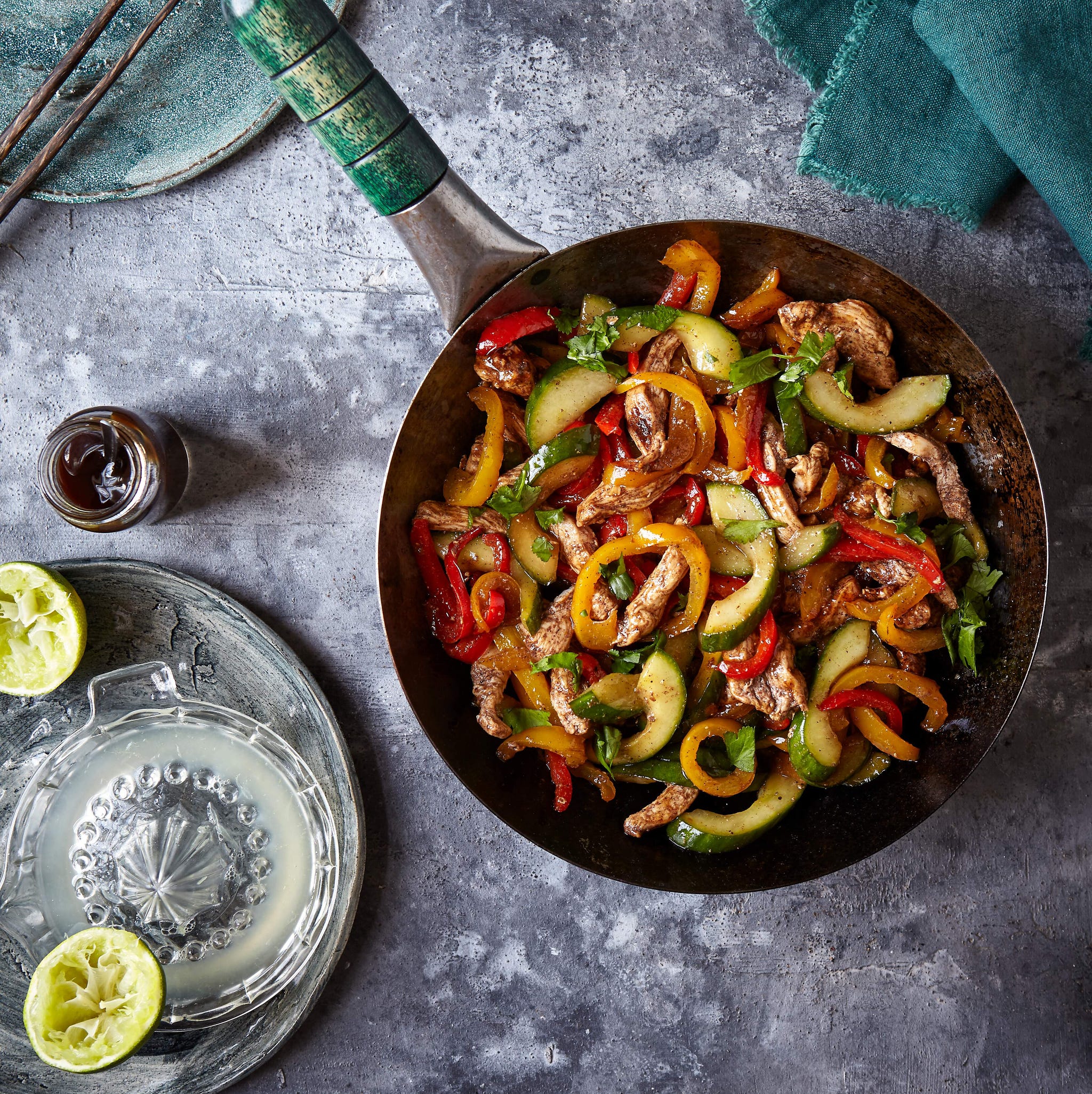 Slimming World stir fry with chicken and cucumber