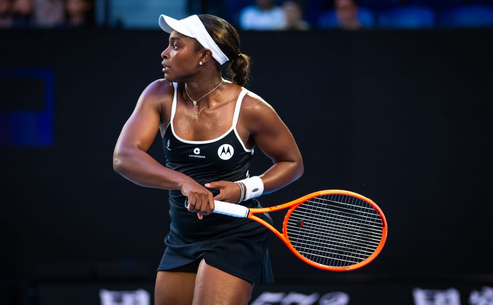 melbourne, avustralya 12 ocak: amerika birleşik devletleri'nden sloane stephens, 12 ocak 2025'te avustralya'nın melbourne park'ında 2025 avustralya açık'ın 1. gününün ilk turunda belarus'tan aryna sabalenka'ya karşı mücadele ediyor (fotoğraf: robert prange/getty images)