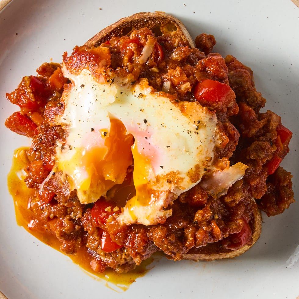 sloppy joe ground beef mixture with eggs