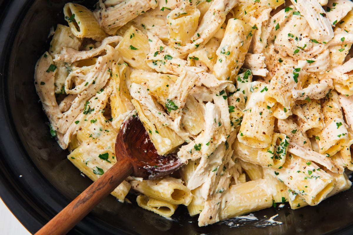 Best Slow-Cooker Chicken Alfredo Recipe - How to Make Slow-Cooker Chicken  Alfredo