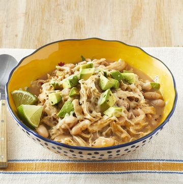 slow cooker chicken chili with avocado