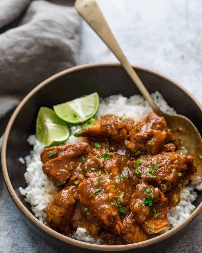slow cooker chicken curry over rice