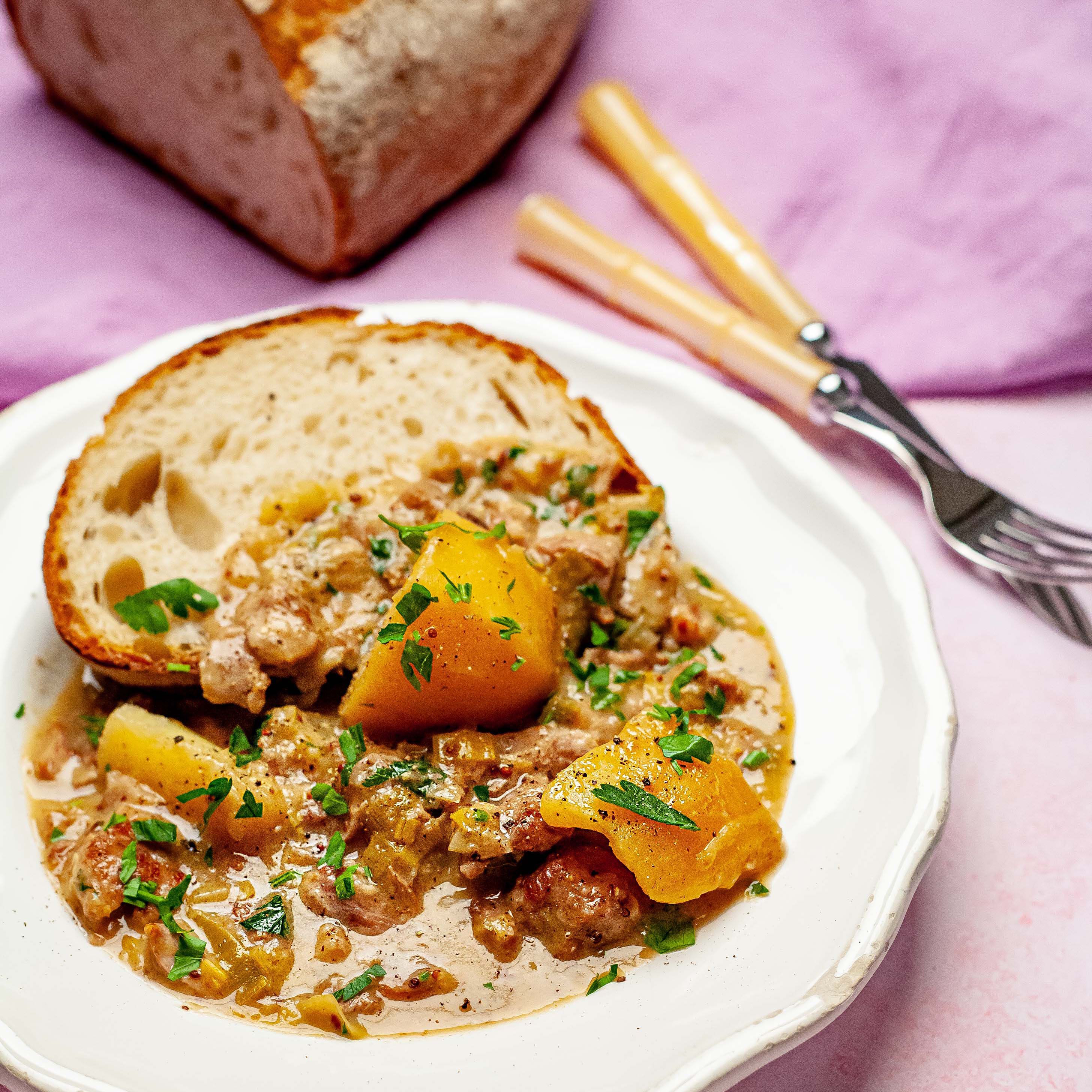 Slow Cooker Chicken Chasseur