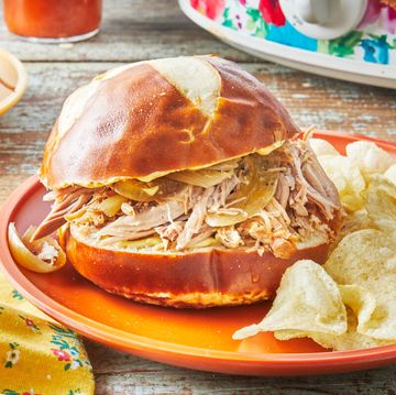 Slow Cooker Pulled Pork - Dinner at the Zoo