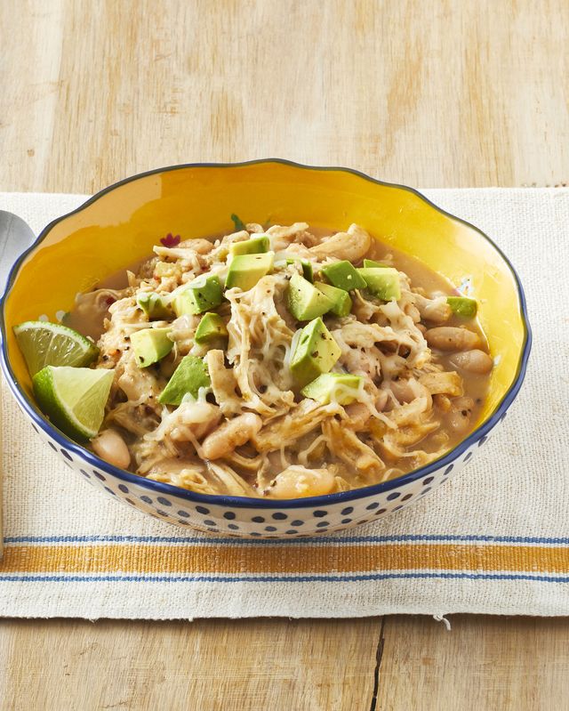 https://hips.hearstapps.com/hmg-prod/images/slow-cooker-white-chicken-chili-1589314664.jpg?crop=0.534xw:1.00xh;0.214xw,0&resize=640:*