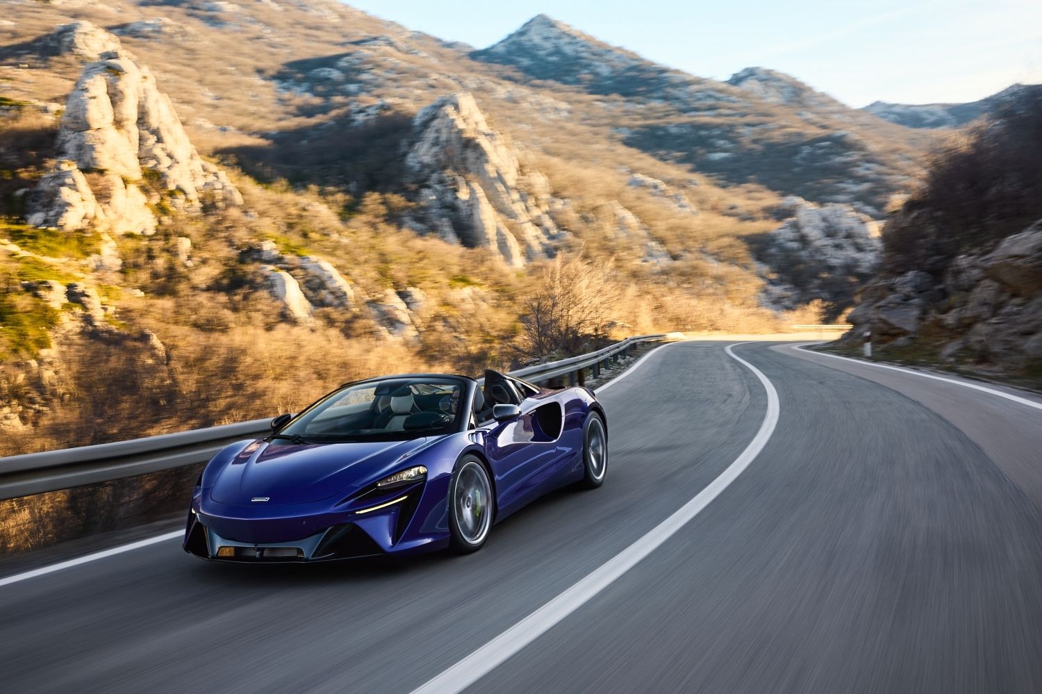 McLaren Artura 2025: 700 CV híbridos y formato Spider para gozar como nunca