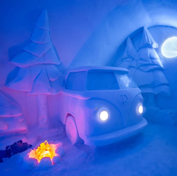 Blue, Car, Mode of transport, Vehicle, Electric blue, Animation, Ice hotel, Compact car, Subcompact car, City car, 