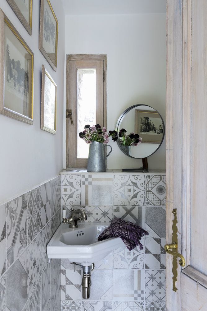 Small Toilet Design