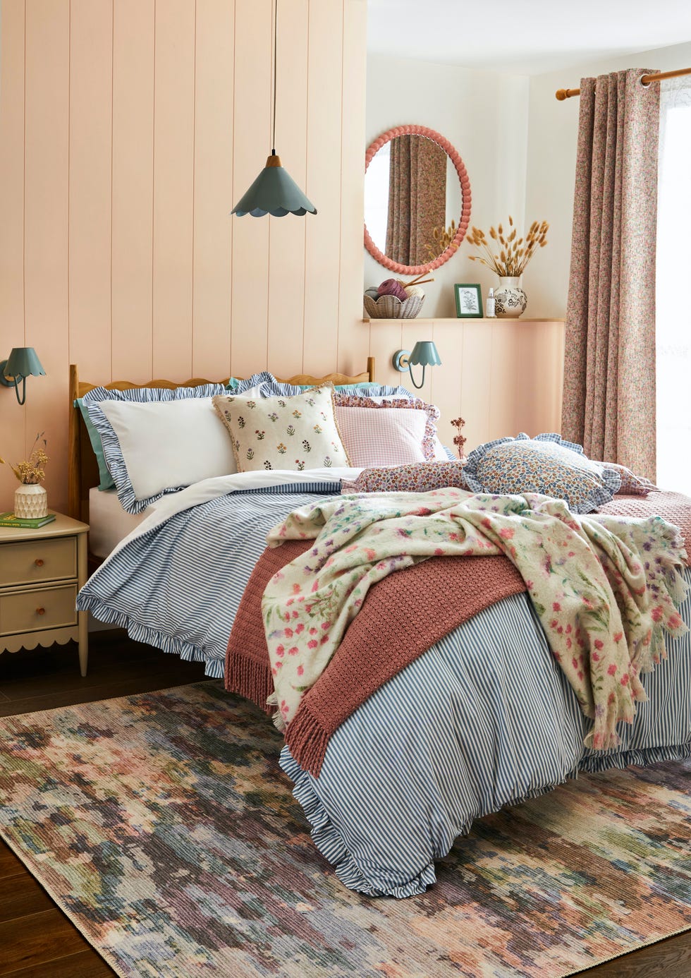small bedroom ideas bedlinen layers