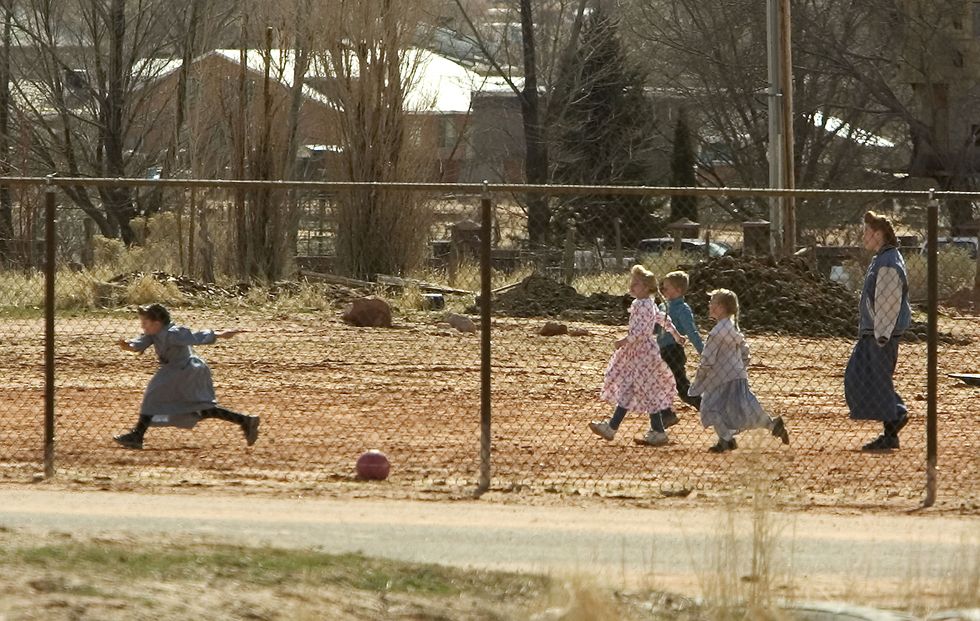 polygamist's engage in housing dispute