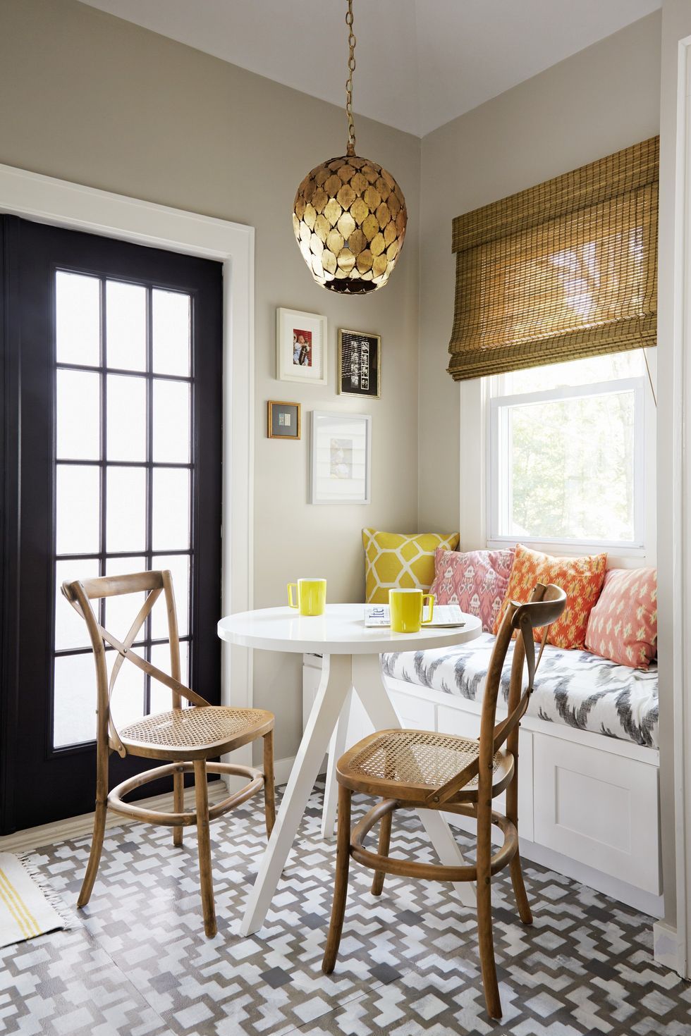 15 Small Dining Room Ideas - How to Decorate Your Small Dining Room