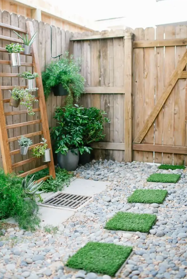 small garden ideas, faux grass stepping stones