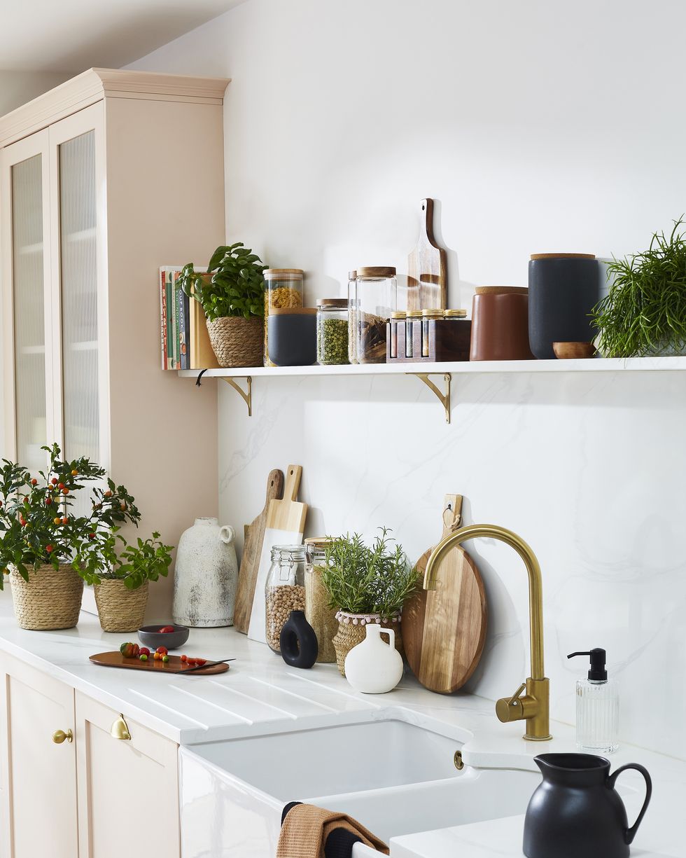 How Deep Should Kitchen Shelves be? (Ideas and Tips) - House with Home
