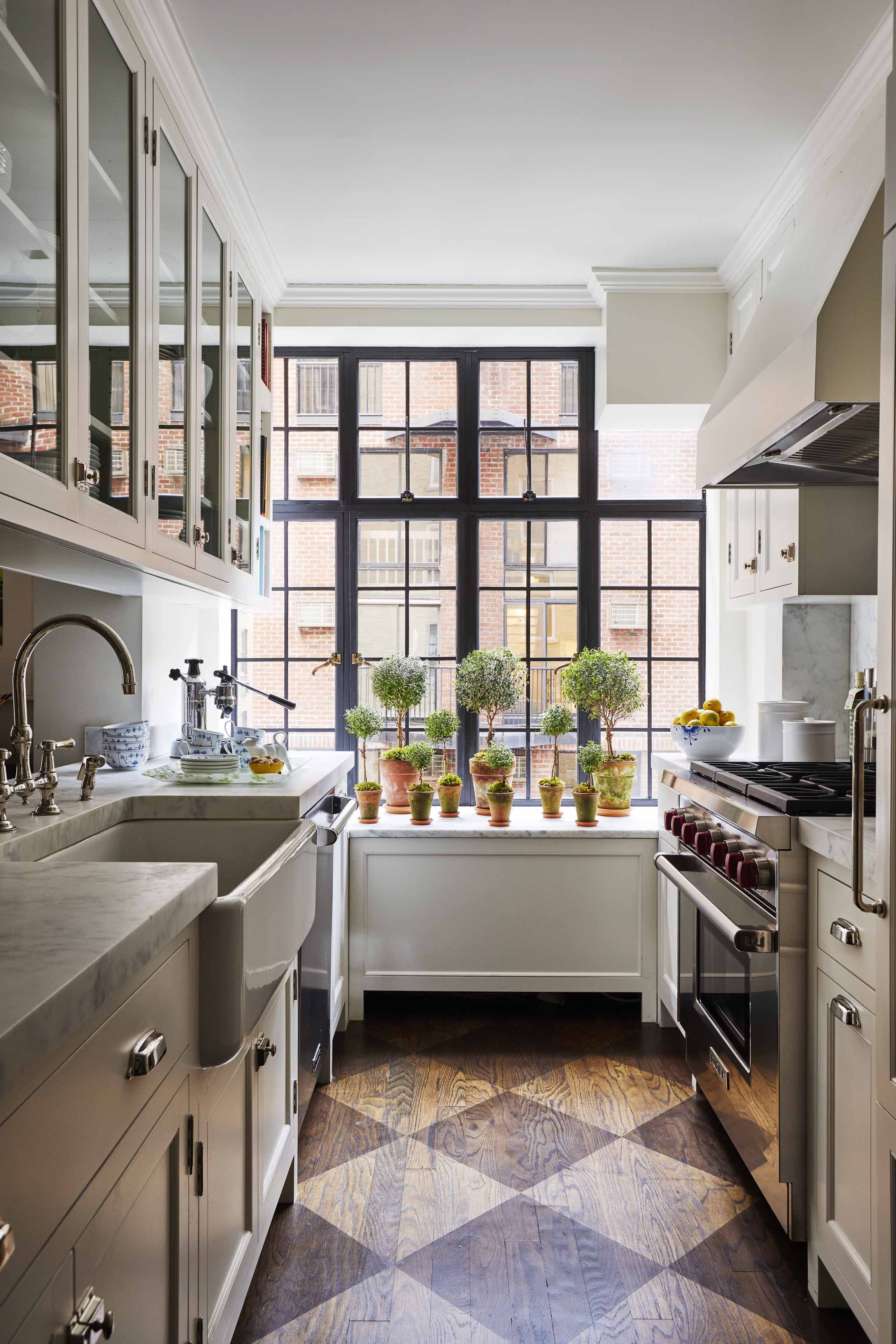 51 Small Kitchen Design Ideas That Make the Most of a Tiny Space |  Architectural Digest
