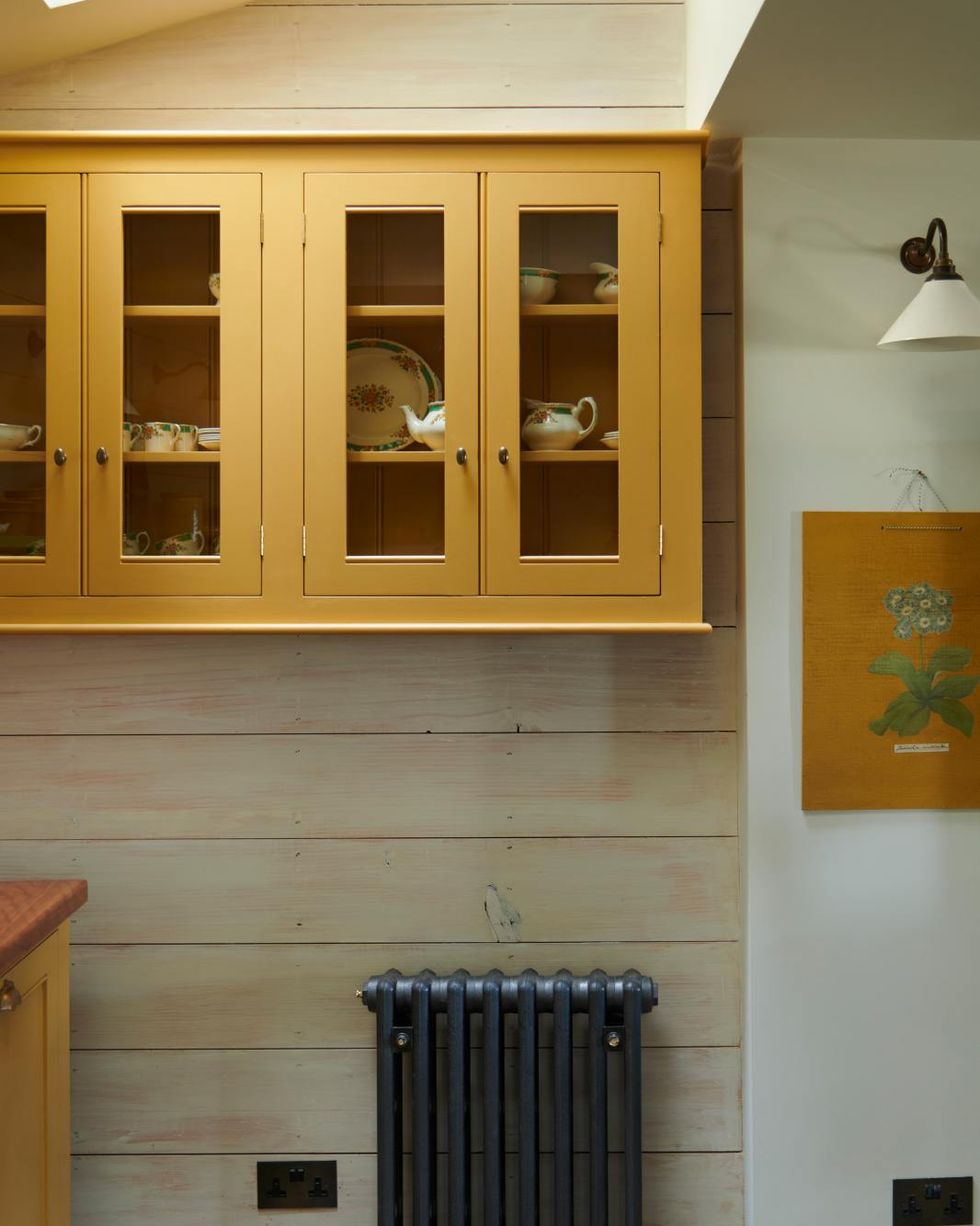 small kitchen ideas overhead cabinets