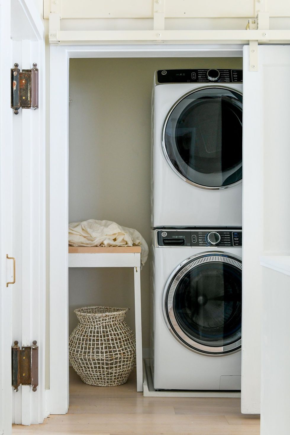 Ingenious storage ideas for tiny laundry rooms