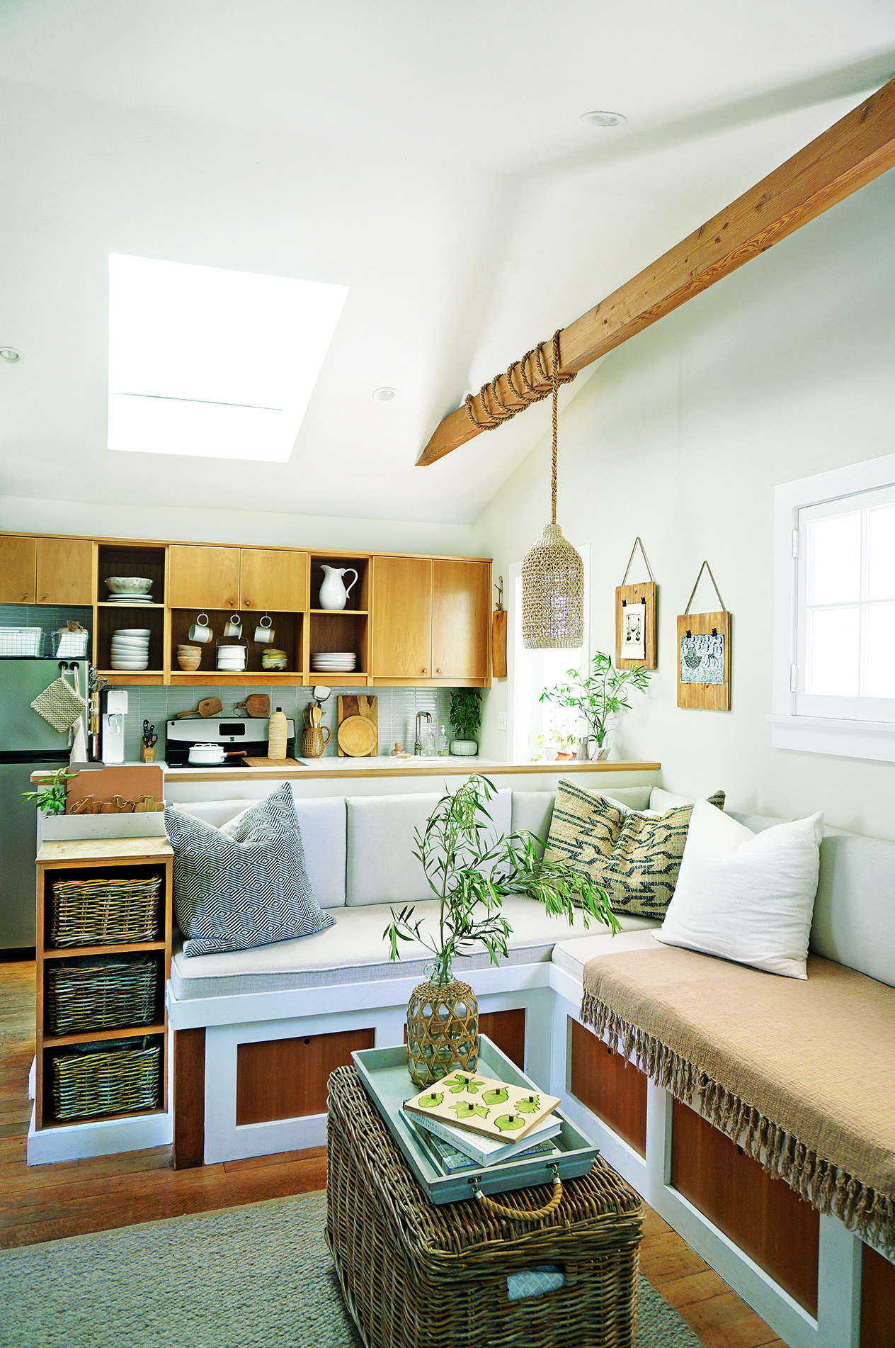 Apartment Living Room Design Ideas | HGTV
